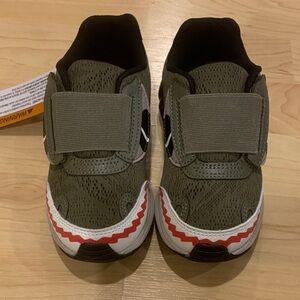 Stride Rite Kids made2play big kid Lighted Monster Olive Green Shoes. Size 11W